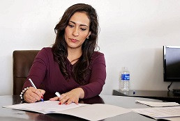 Einschränkung bei Konkurrenzklauseln: Entgeltgrenze und Höhe von Konventionalstrafen!